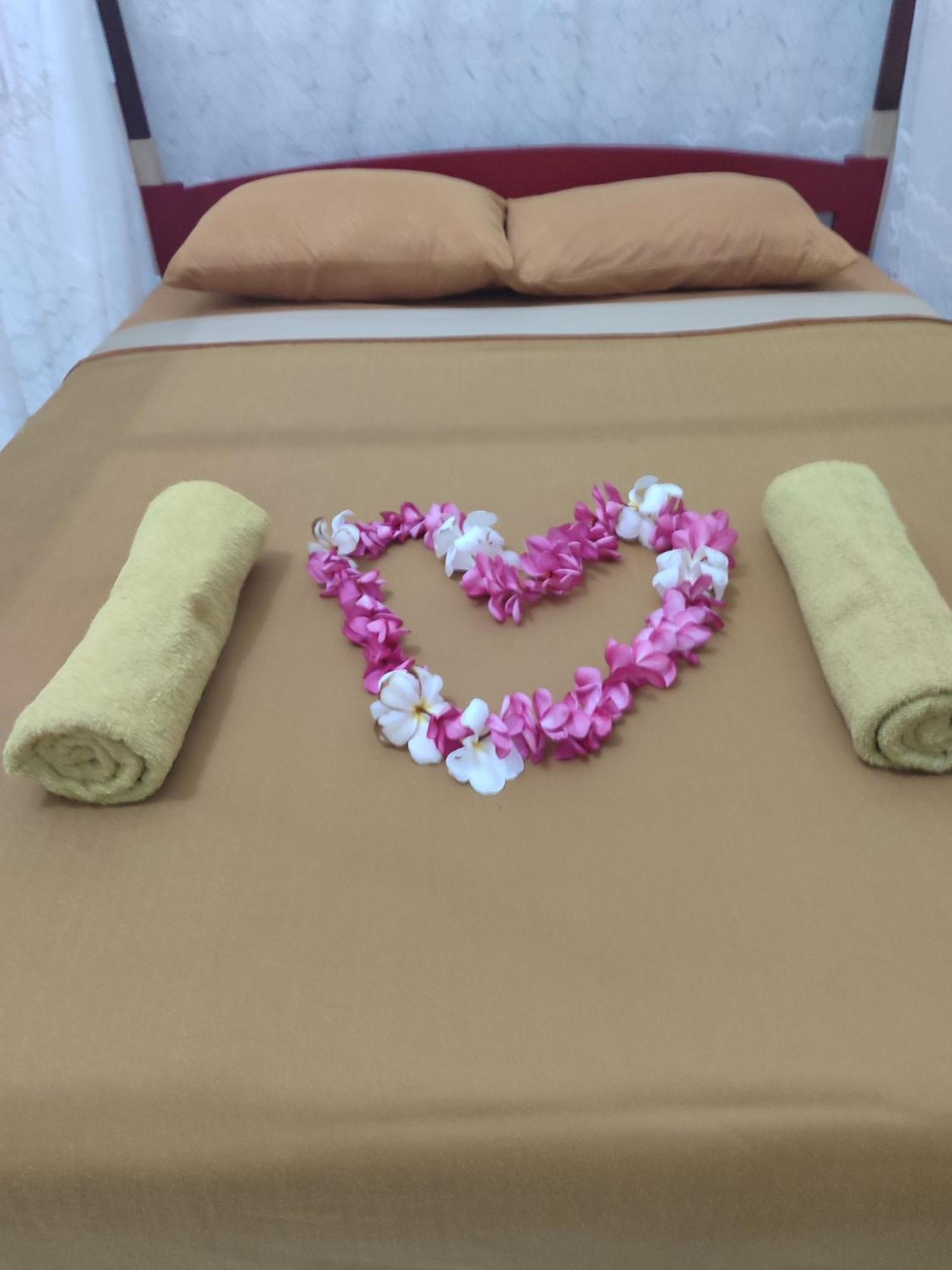Family Bungalow Gili Meno Buitenkant foto